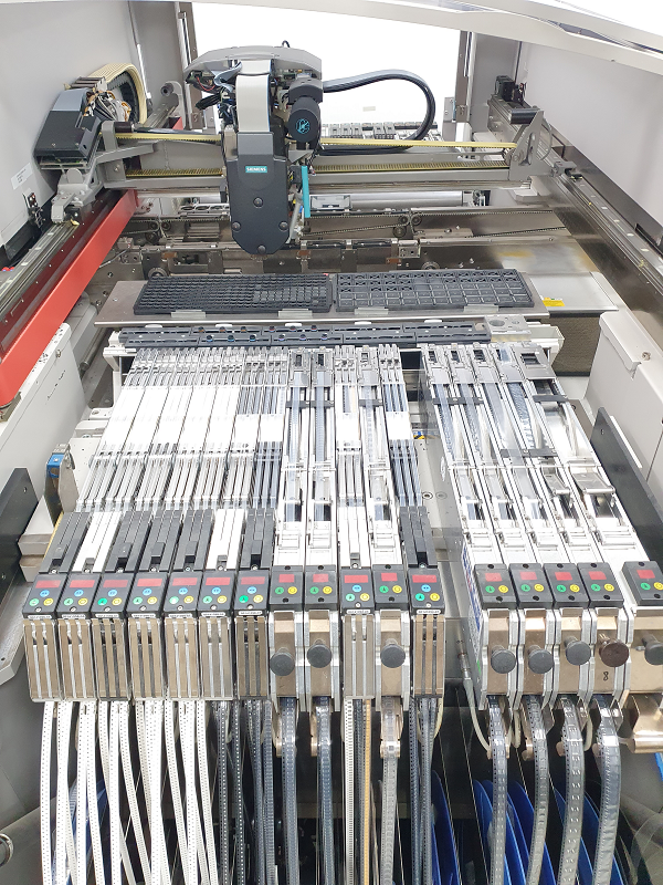 Feeder mit Bauteilgurten Feeder mit Bauteilgurten